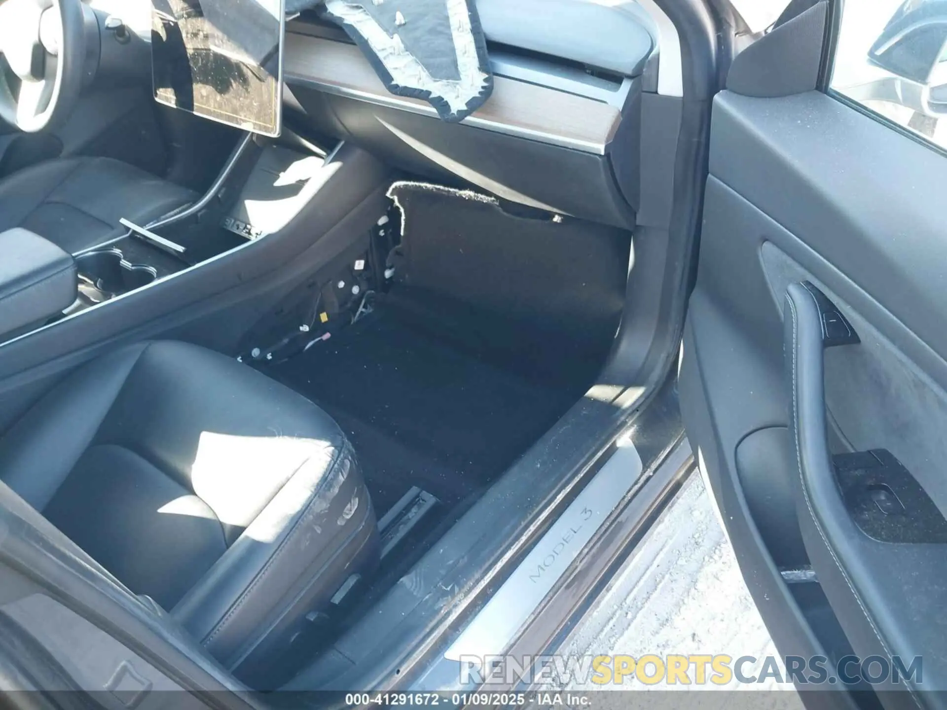 5 fotografías del automóvil dañado 5YJ3E1EB8KF386895 TESLA MODEL 3 2019