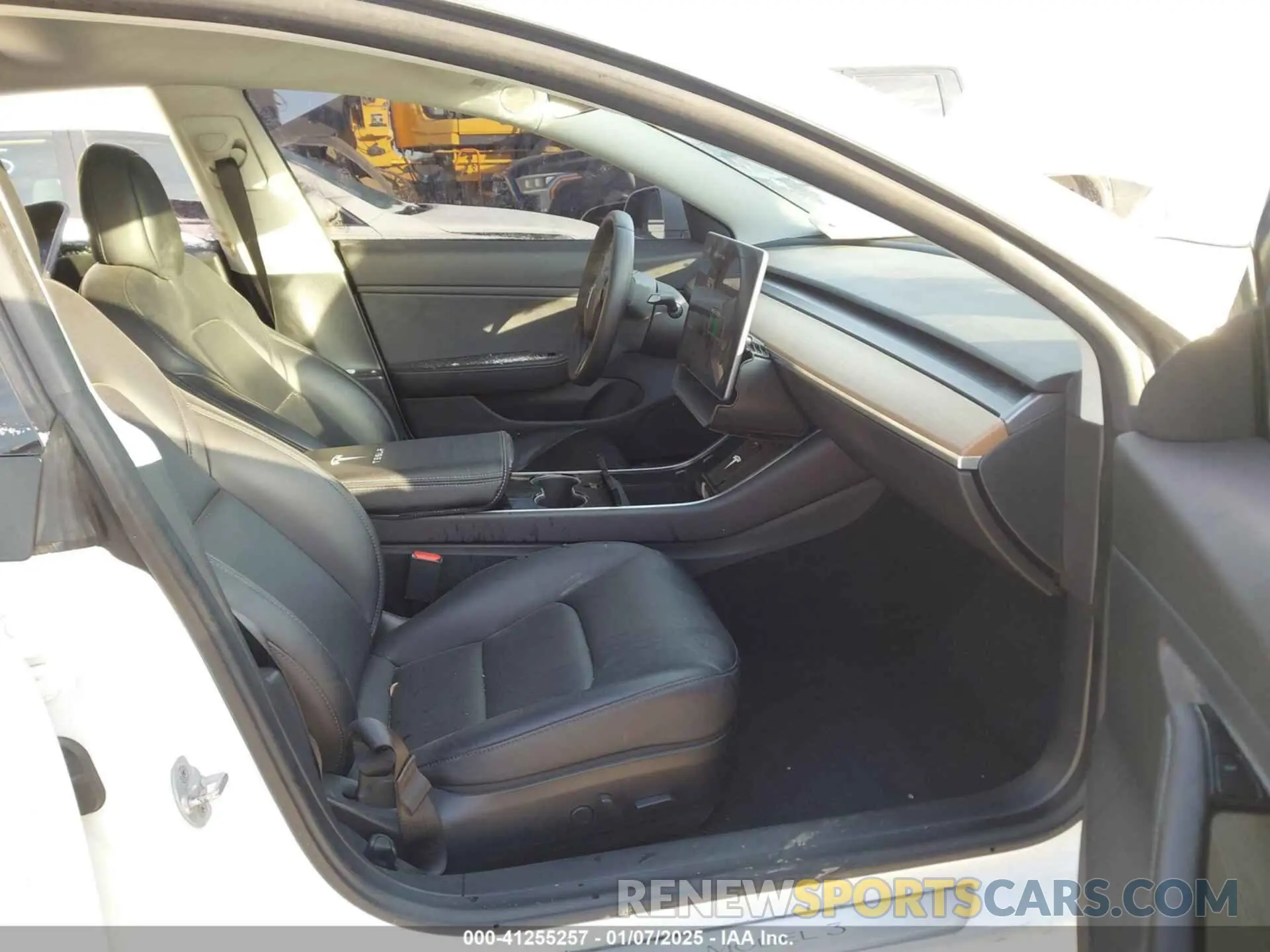 5 fotografías del automóvil dañado 5YJ3E1EB8KF454161 TESLA MODEL 3 2019