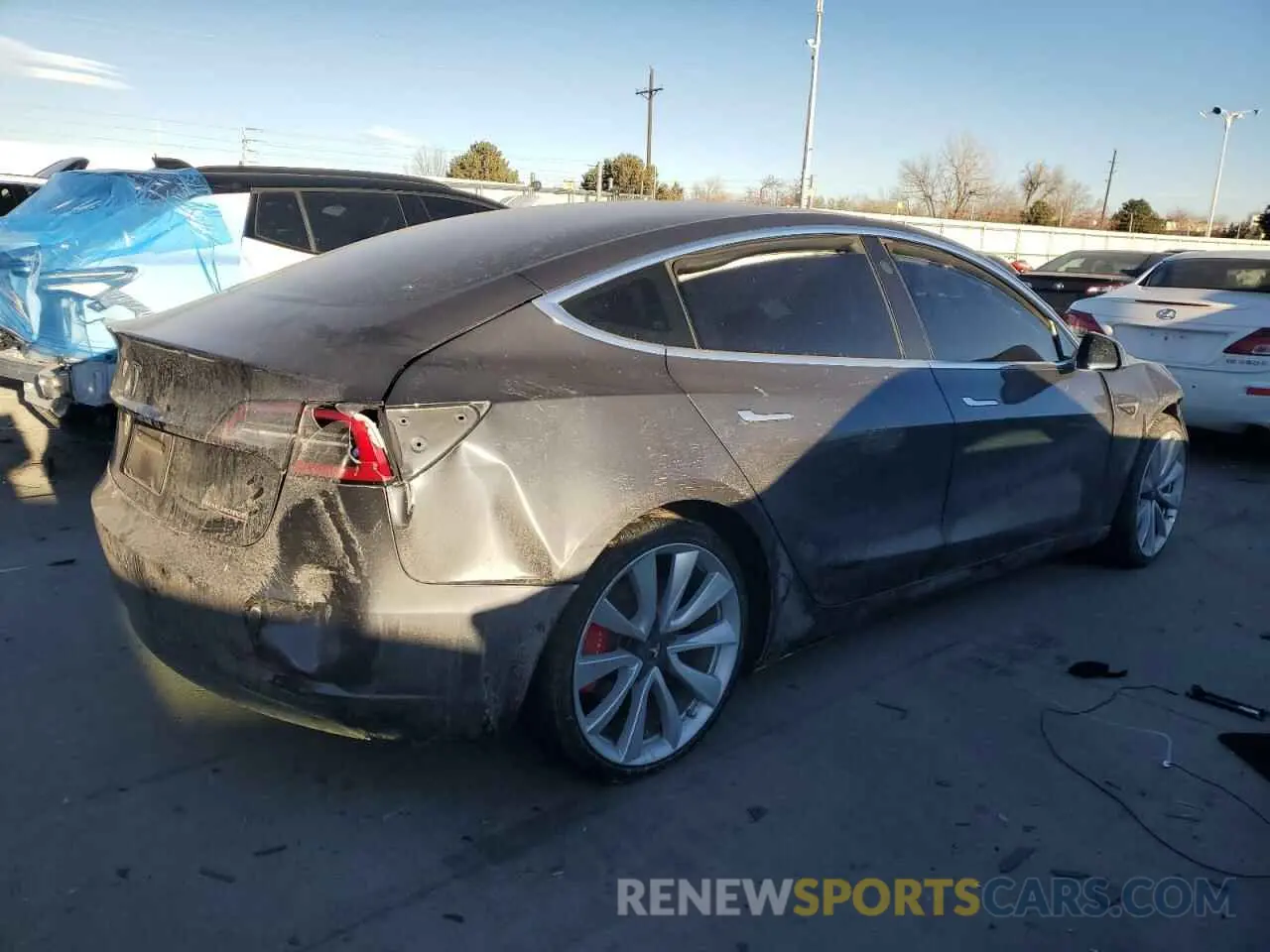 3 fotografías del automóvil dañado 5YJ3E1EB8KF477004 TESLA MODEL 3 2019