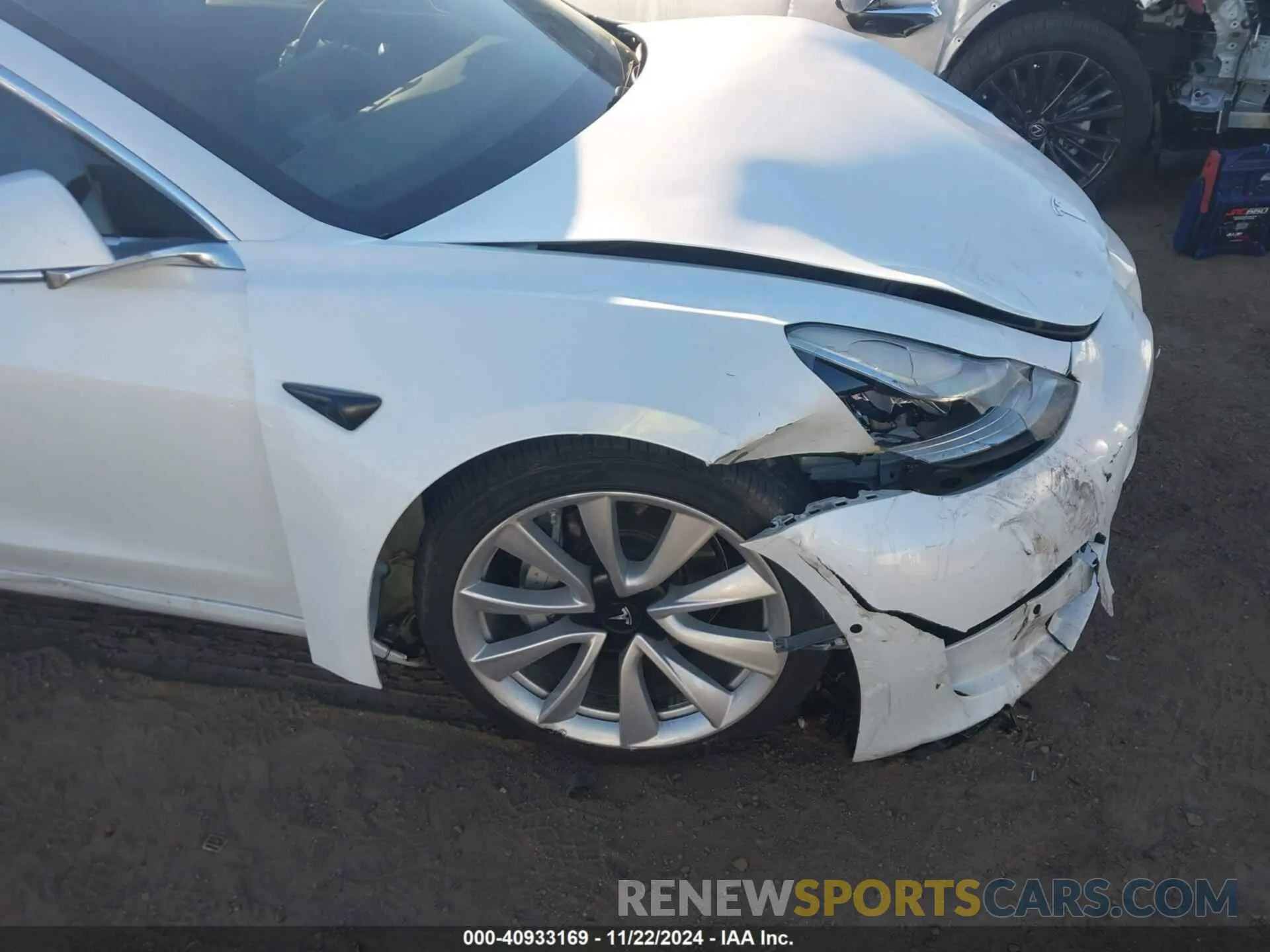 18 fotografías del automóvil dañado 5YJ3E1EB8KF477679 TESLA MODEL 3 2019