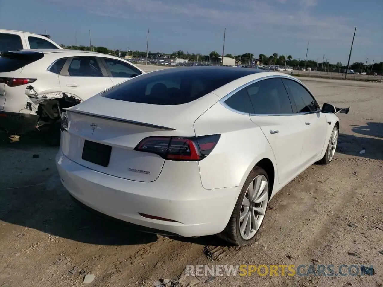 4 fotografías del automóvil dañado 5YJ3E1EB8KF487418 TESLA MODEL 3 2019