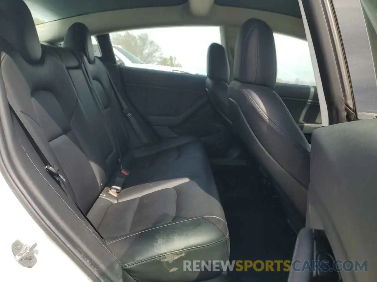 10 fotografías del automóvil dañado 5YJ3E1EB8KF493929 TESLA MODEL 3 2019