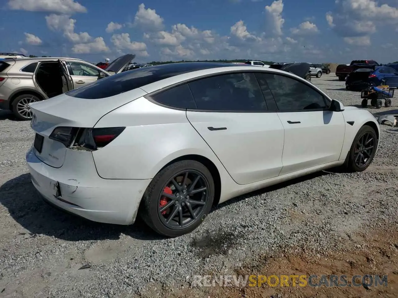 3 fotografías del automóvil dañado 5YJ3E1EB8KF493980 TESLA MODEL 3 2019