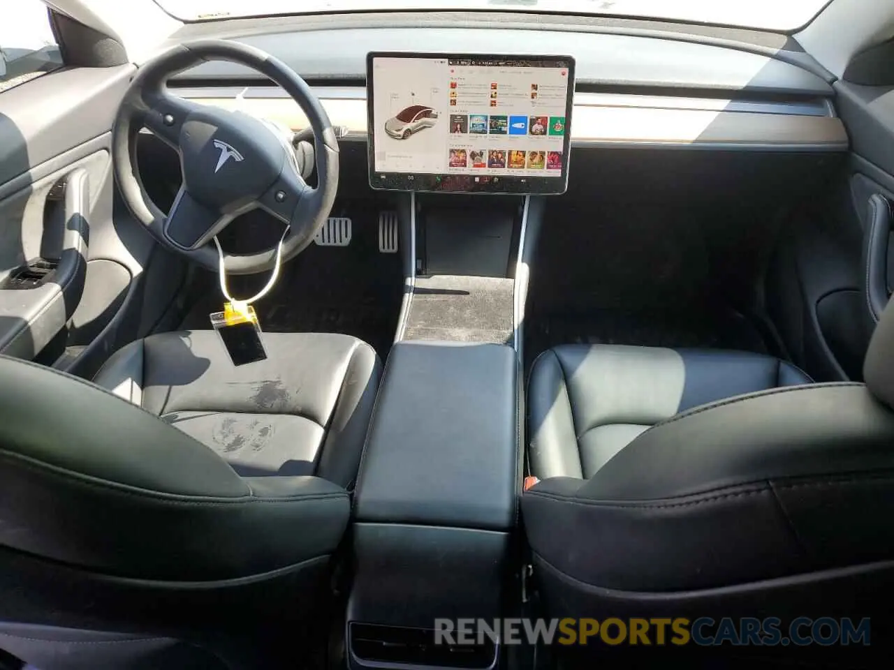 8 fotografías del automóvil dañado 5YJ3E1EB8KF493980 TESLA MODEL 3 2019