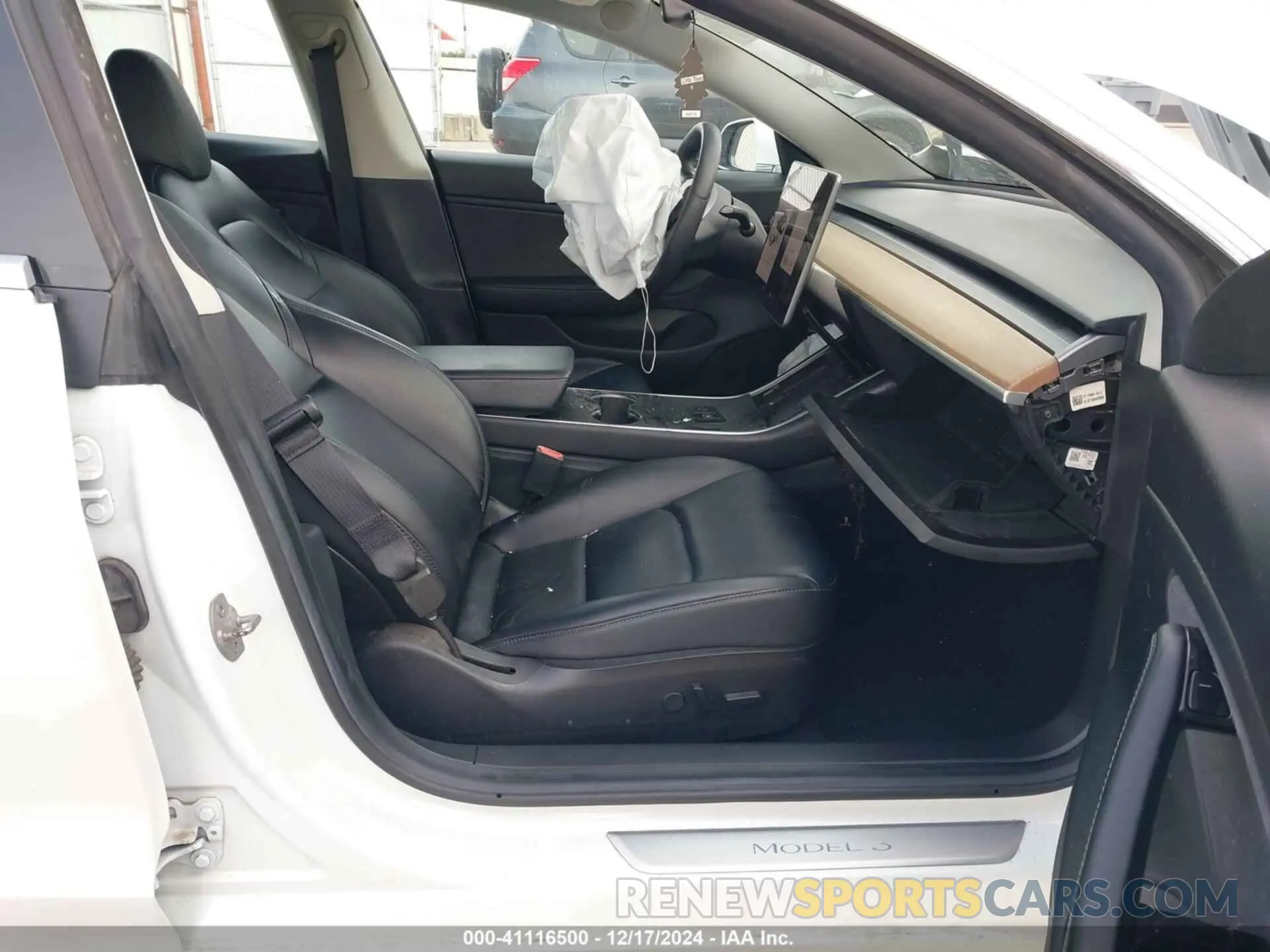 5 fotografías del automóvil dañado 5YJ3E1EB8KF510471 TESLA MODEL 3 2019