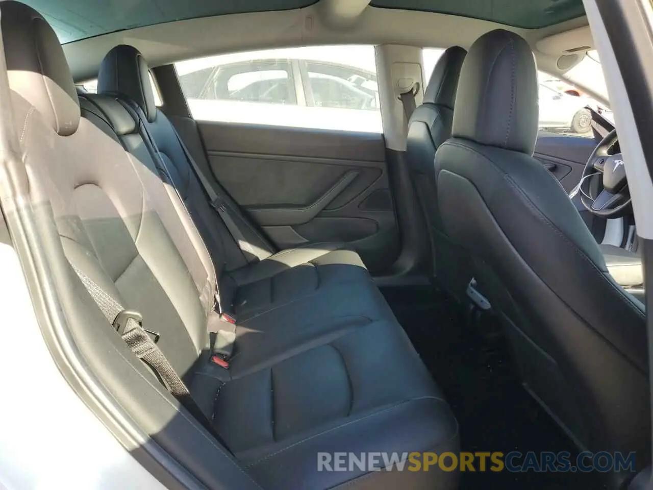 10 fotografías del automóvil dañado 5YJ3E1EB8KF511135 TESLA MODEL 3 2019
