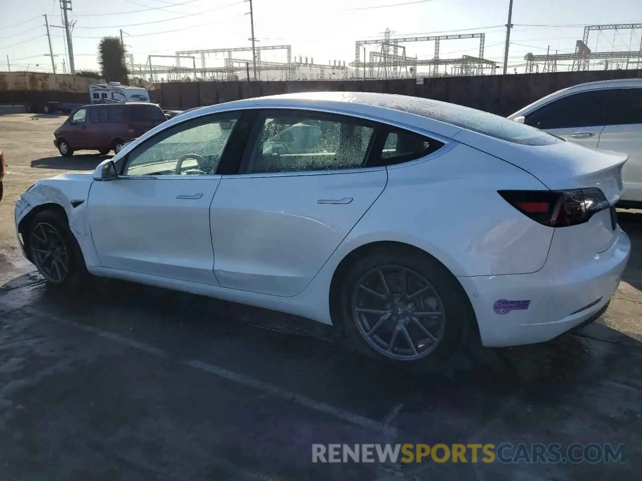 2 fotografías del automóvil dañado 5YJ3E1EB8KF511135 TESLA MODEL 3 2019