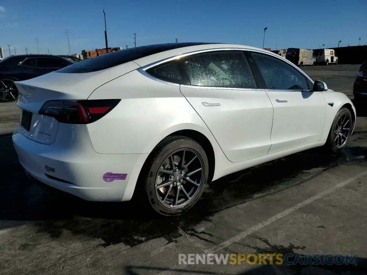 3 fotografías del automóvil dañado 5YJ3E1EB8KF511135 TESLA MODEL 3 2019