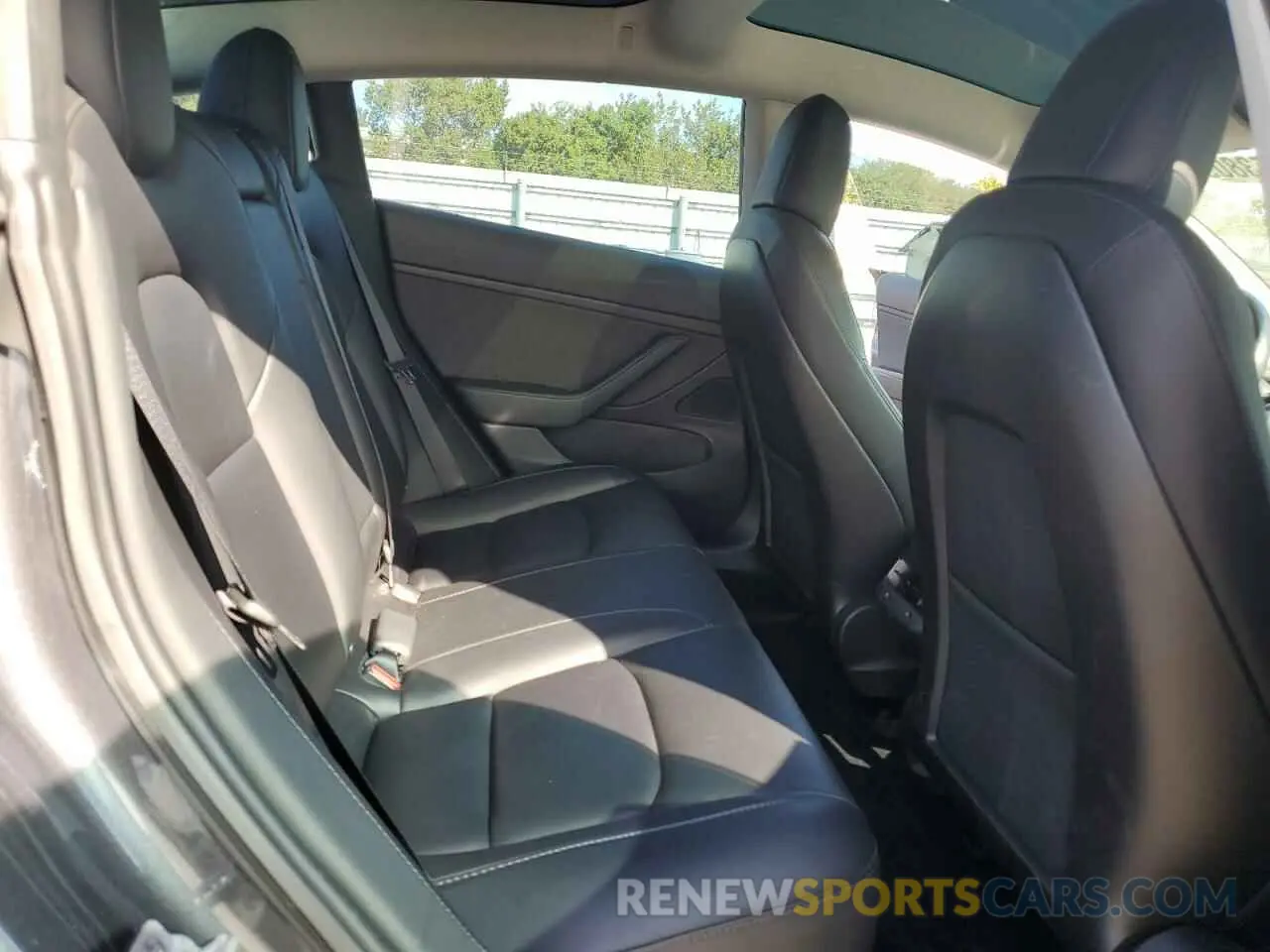 10 fotografías del automóvil dañado 5YJ3E1EB9KF191694 TESLA MODEL 3 2019