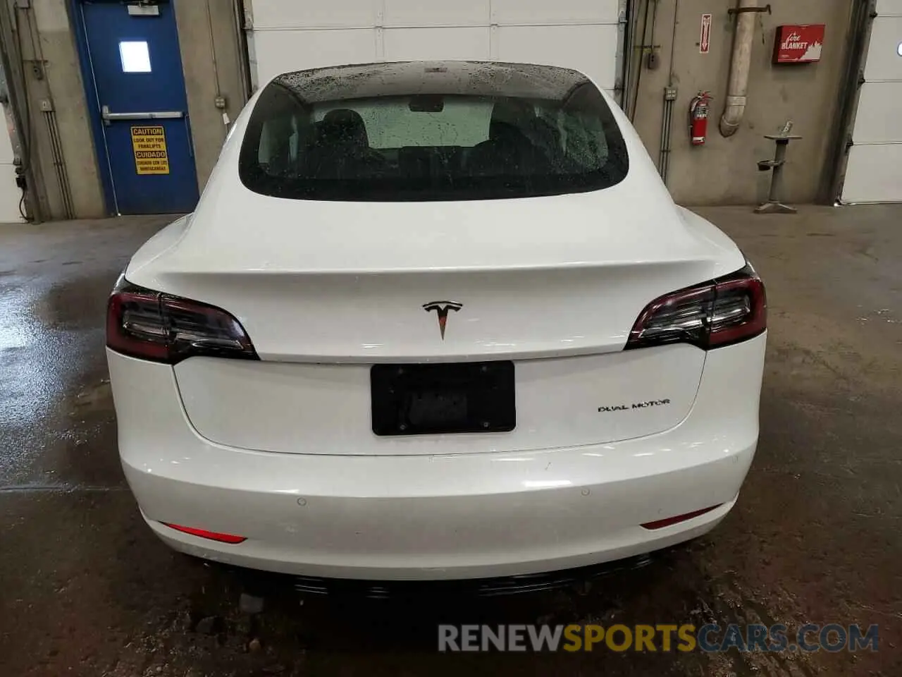 6 fotografías del automóvil dañado 5YJ3E1EB9KF211636 TESLA MODEL 3 2019