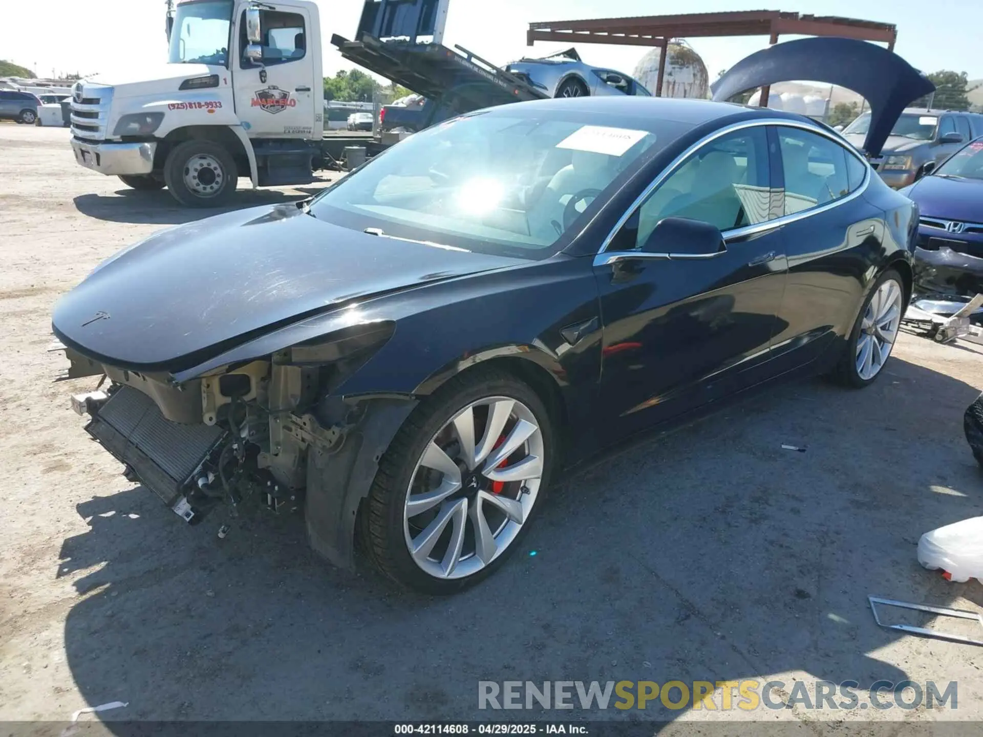 2 fotografías del automóvil dañado 5YJ3E1EB9KF231742 TESLA MODEL 3 2019