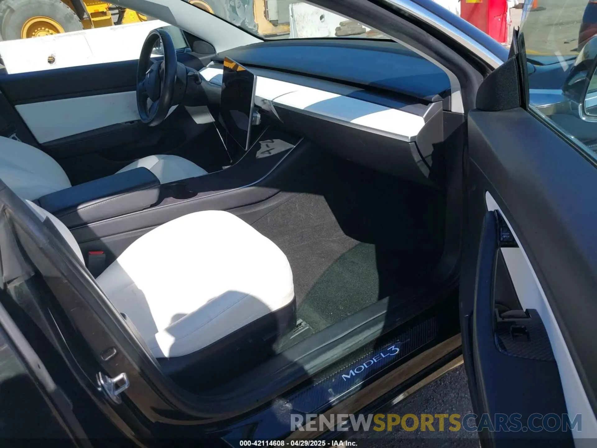 5 fotografías del automóvil dañado 5YJ3E1EB9KF231742 TESLA MODEL 3 2019