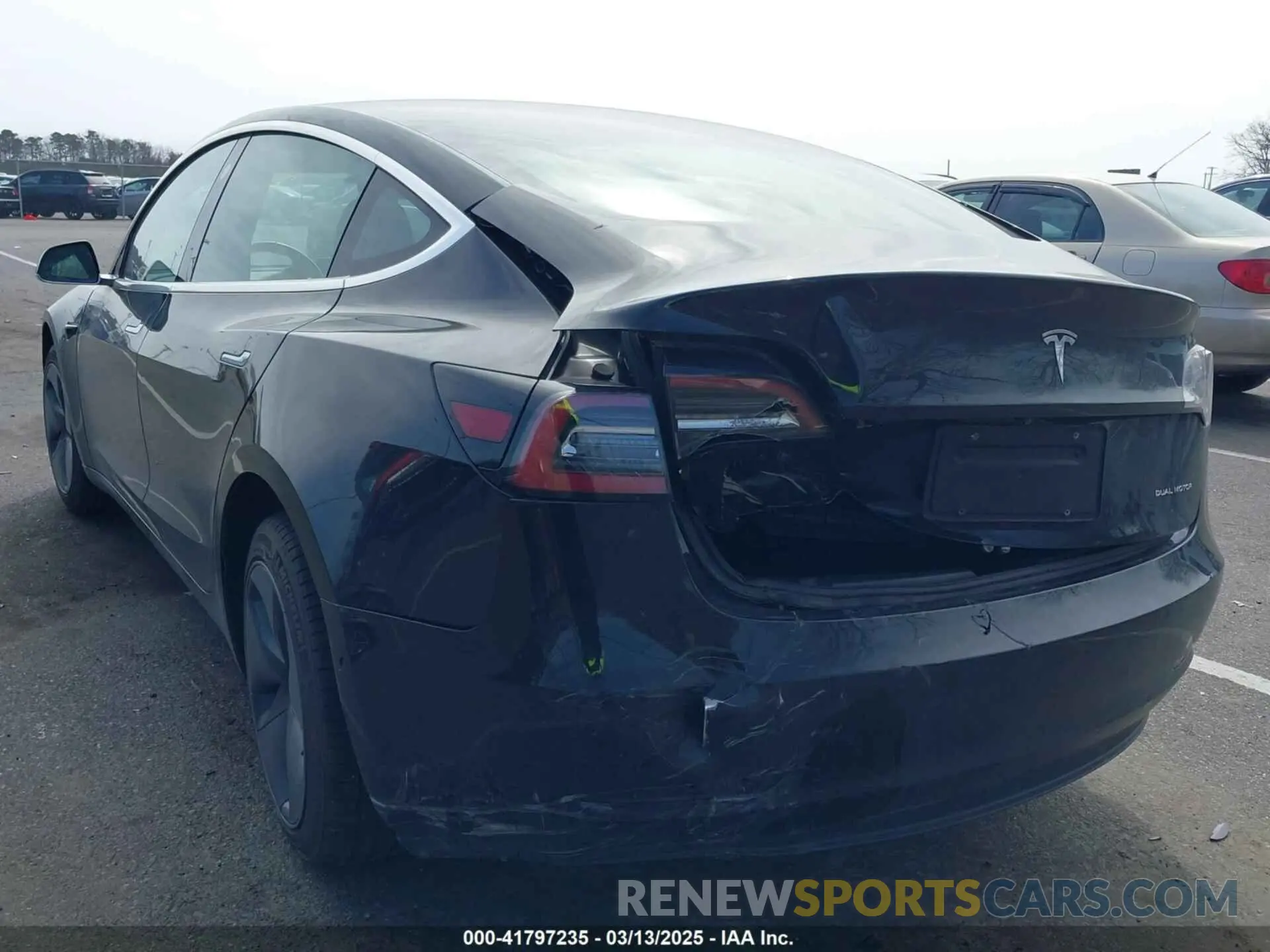 3 fotografías del automóvil dañado 5YJ3E1EB9KF359270 TESLA MODEL 3 2019