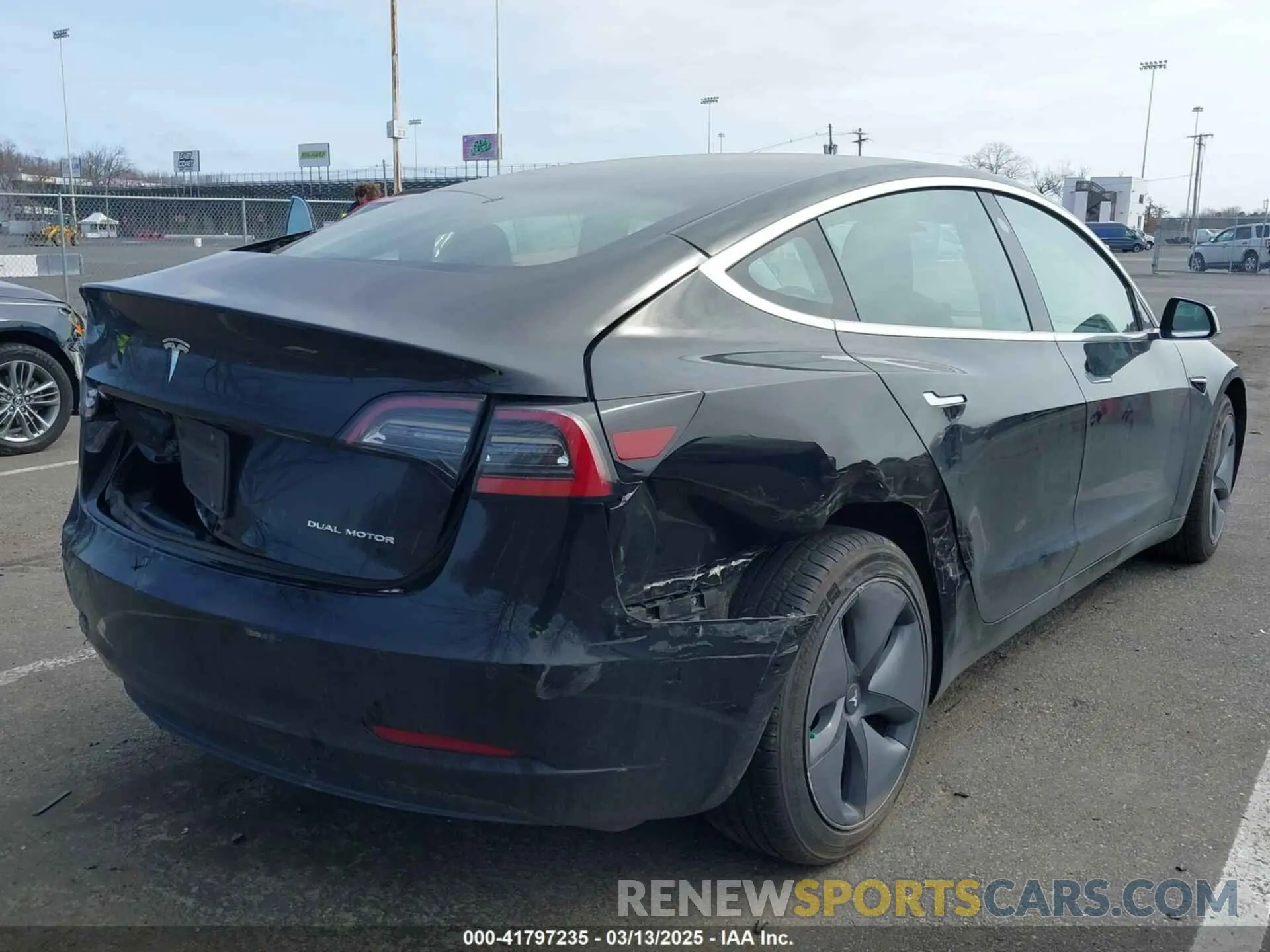 6 fotografías del automóvil dañado 5YJ3E1EB9KF359270 TESLA MODEL 3 2019