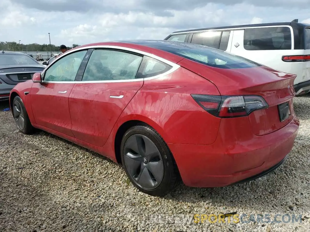 2 fotografías del automóvil dañado 5YJ3E1EB9KF418205 TESLA MODEL 3 2019