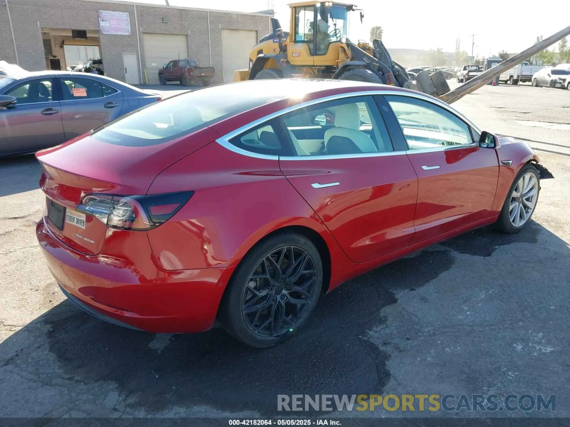 4 fotografías del automóvil dañado 5YJ3E1EB9KF421797 TESLA MODEL 3 2019