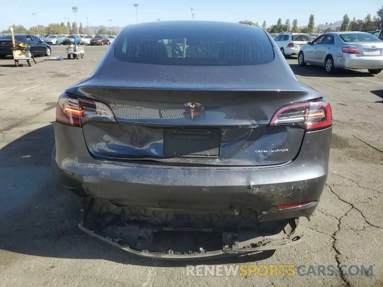 6 fotografías del automóvil dañado 5YJ3E1EB9KF432492 TESLA MODEL 3 2019