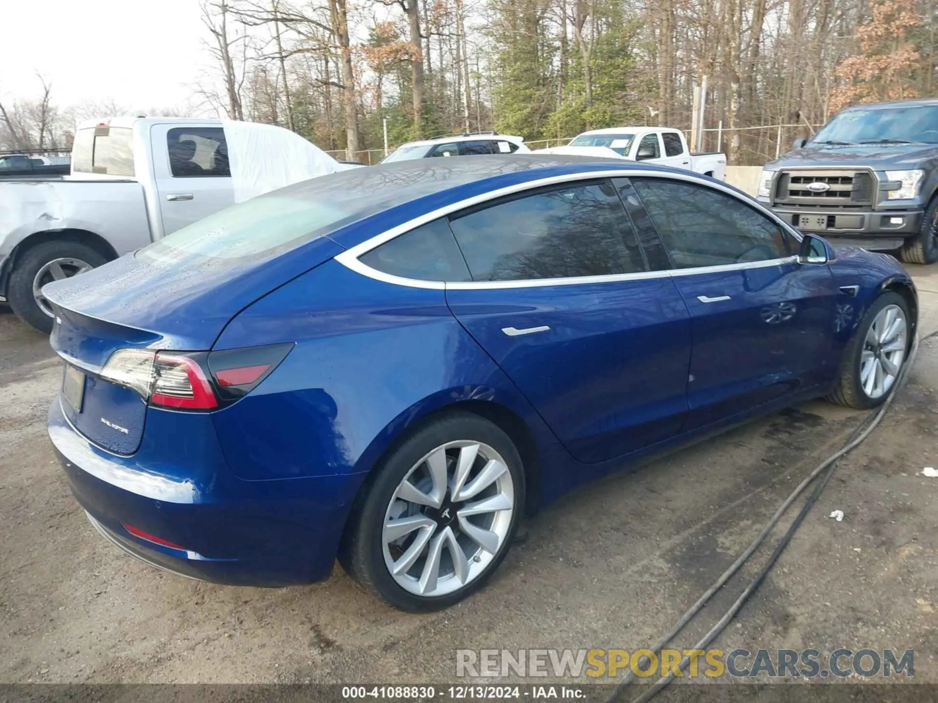 4 fotografías del automóvil dañado 5YJ3E1EB9KF477481 TESLA MODEL 3 2019