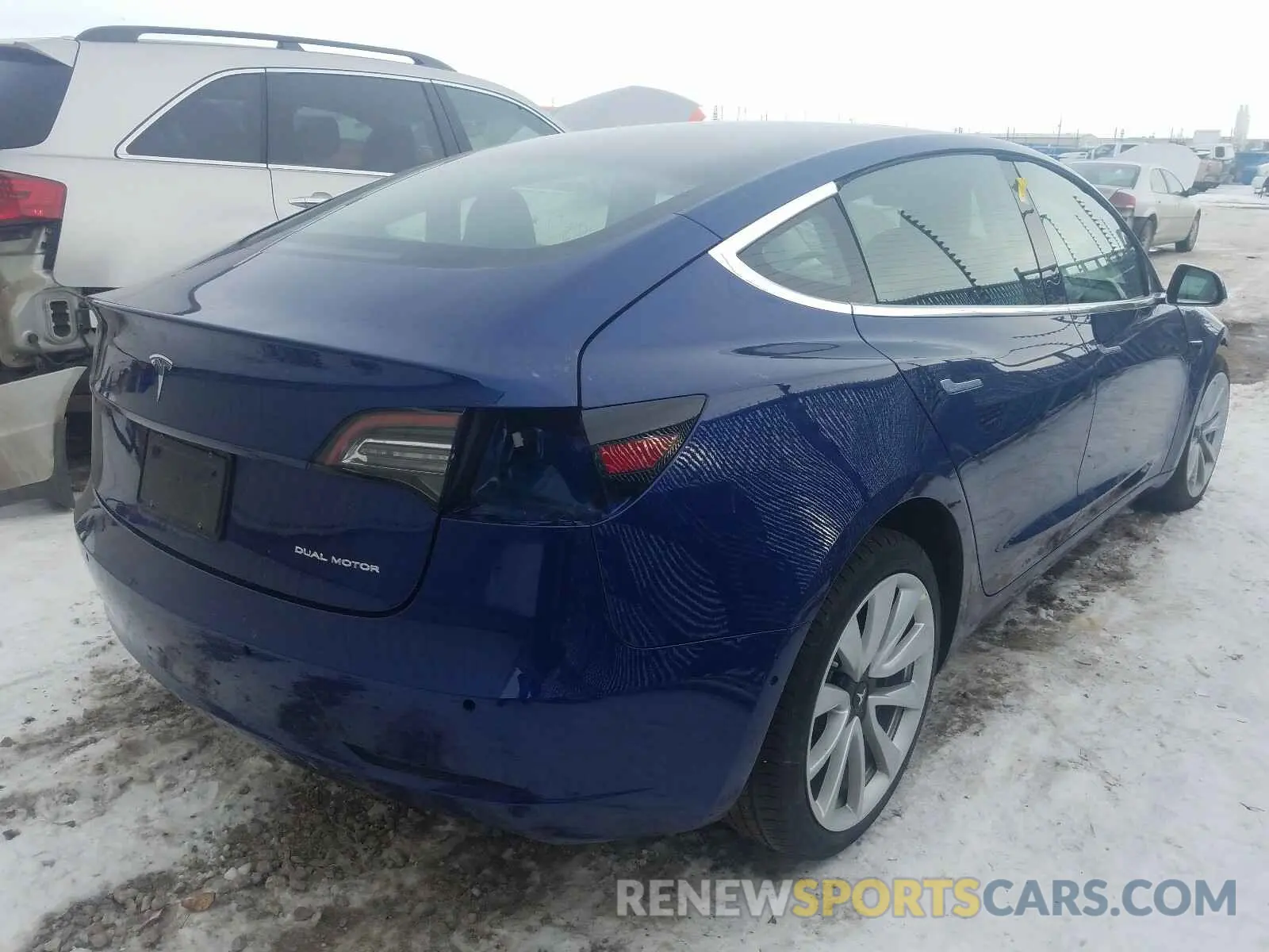 4 fotografías del automóvil dañado 5YJ3E1EB9KF495768 TESLA MODEL 3 2019