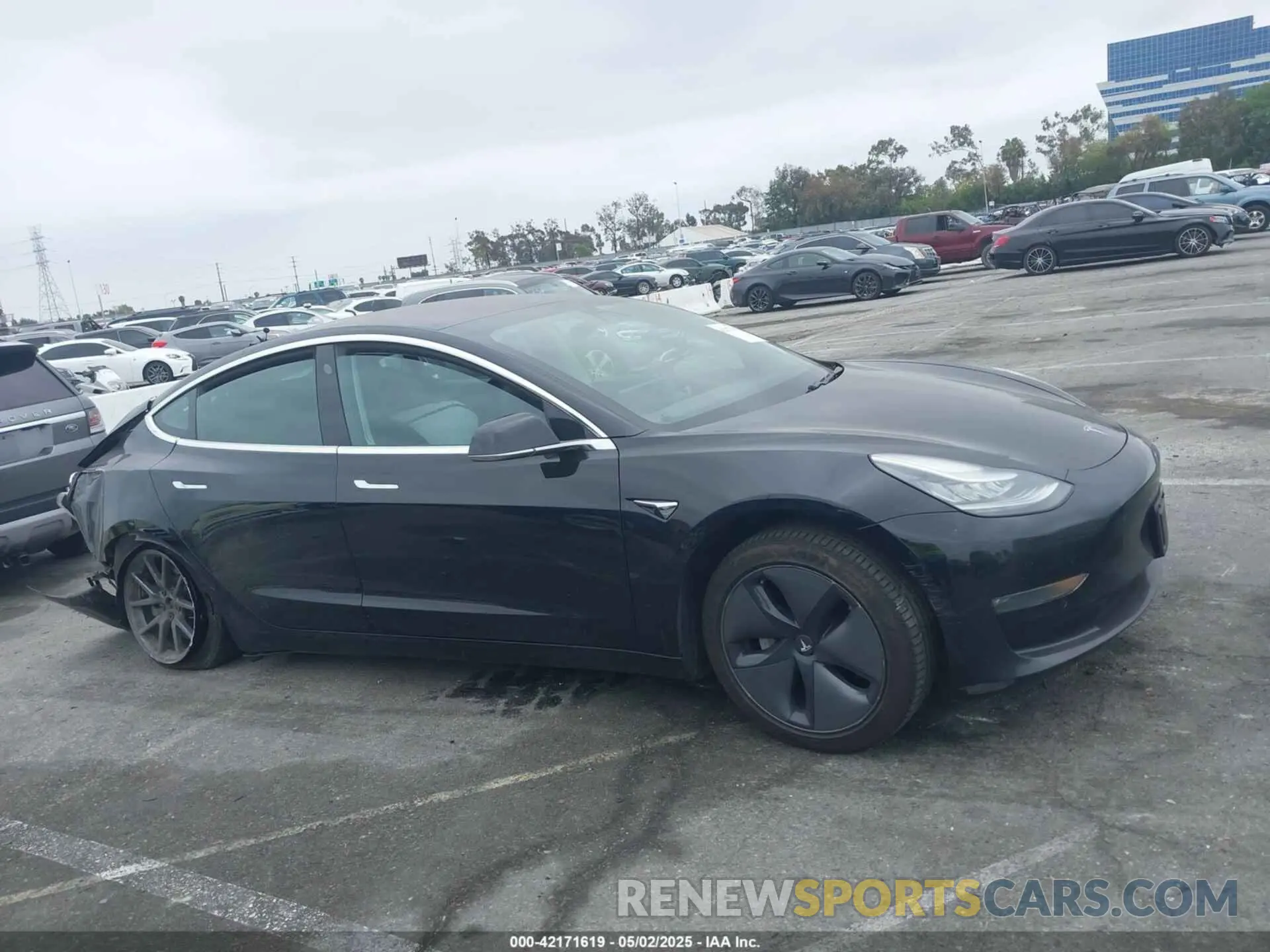12 fotografías del automóvil dañado 5YJ3E1EBBKF208599 TESLA MODEL 3 2019