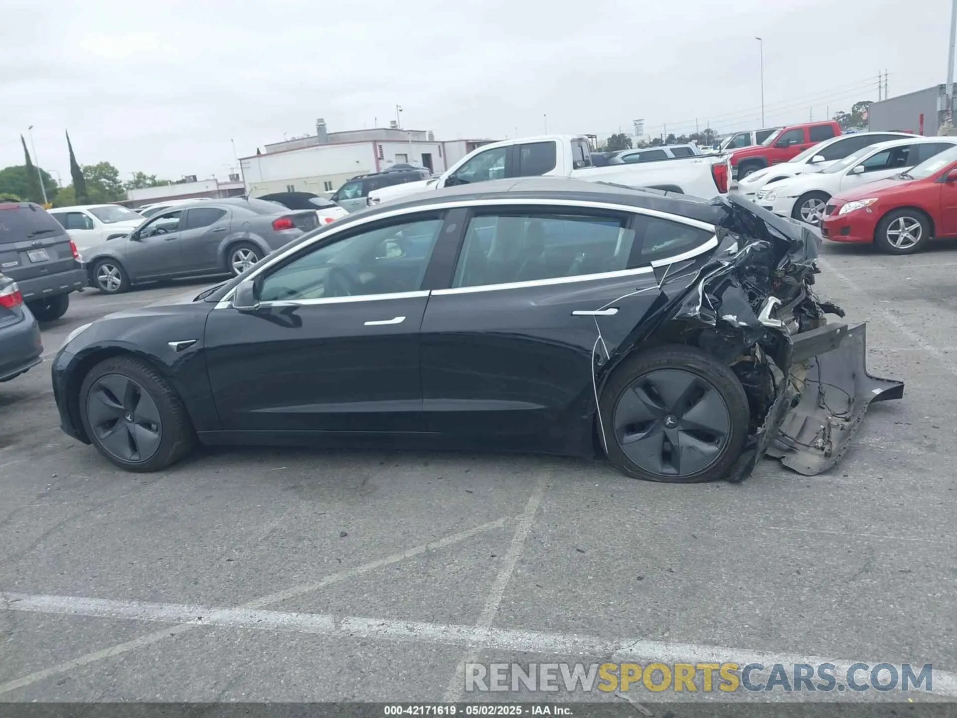 13 fotografías del automóvil dañado 5YJ3E1EBBKF208599 TESLA MODEL 3 2019