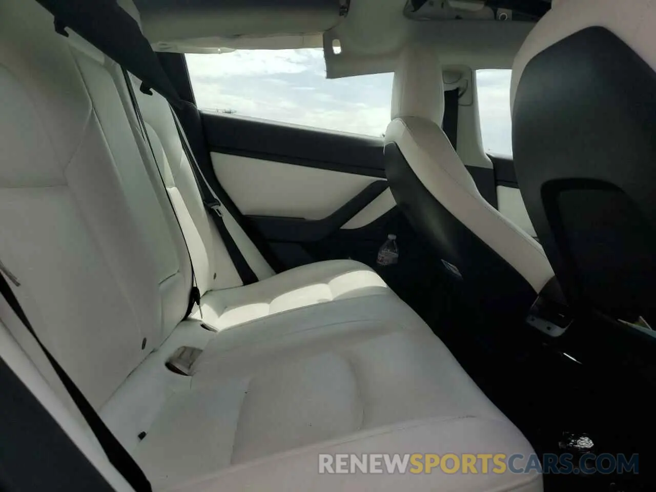 10 fotografías del automóvil dañado 5YJ3E1EBXKF392259 TESLA MODEL 3 2019