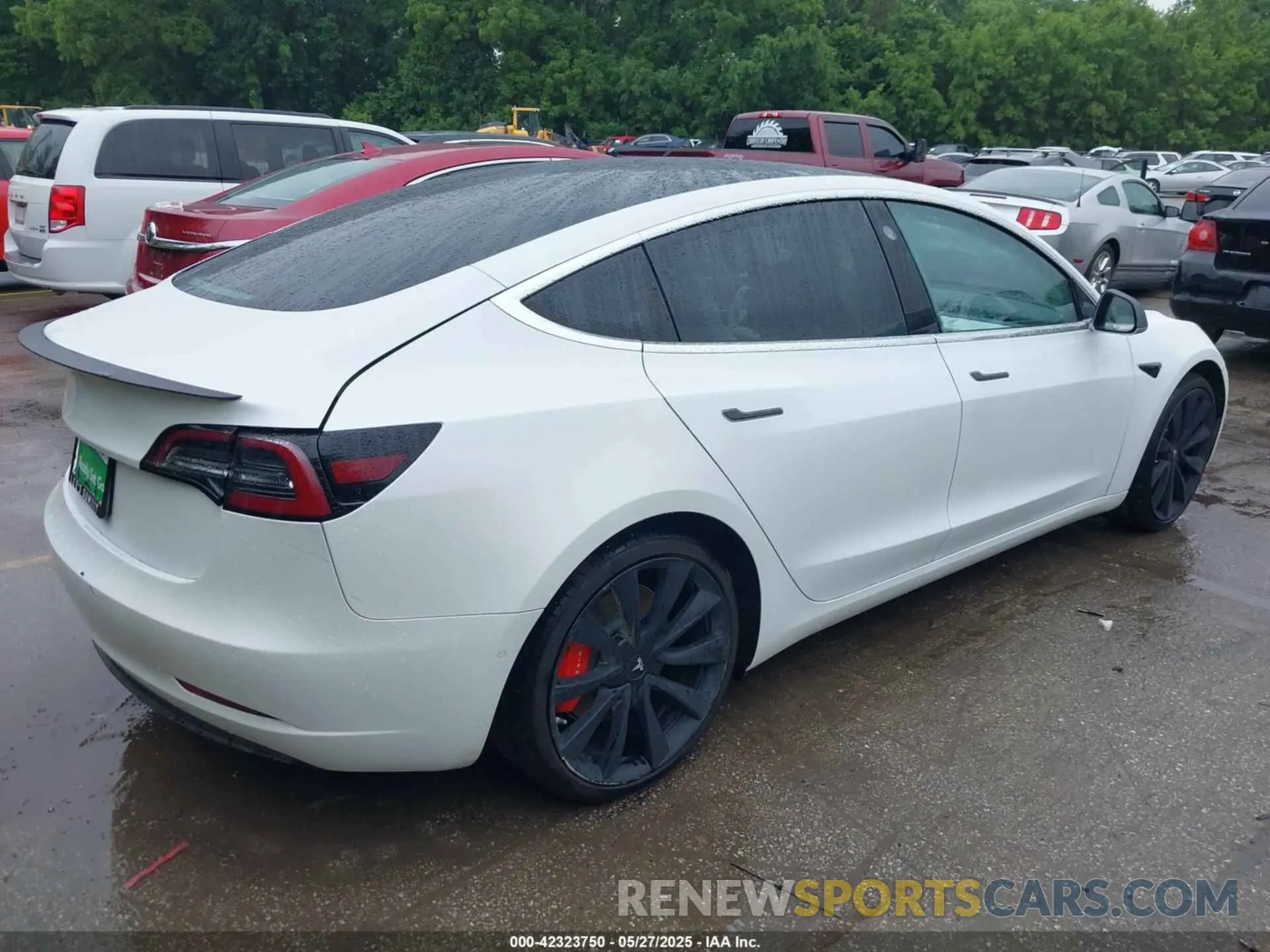 4 fotografías del automóvil dañado 5YJ3E1EBXKF393427 TESLA MODEL 3 2019