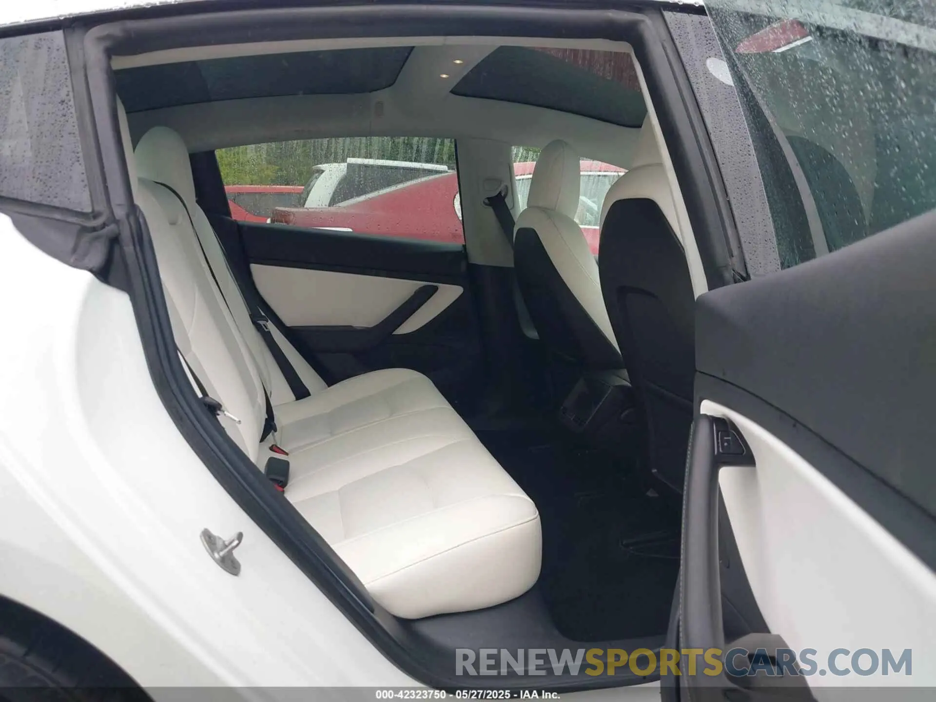8 fotografías del automóvil dañado 5YJ3E1EBXKF393427 TESLA MODEL 3 2019
