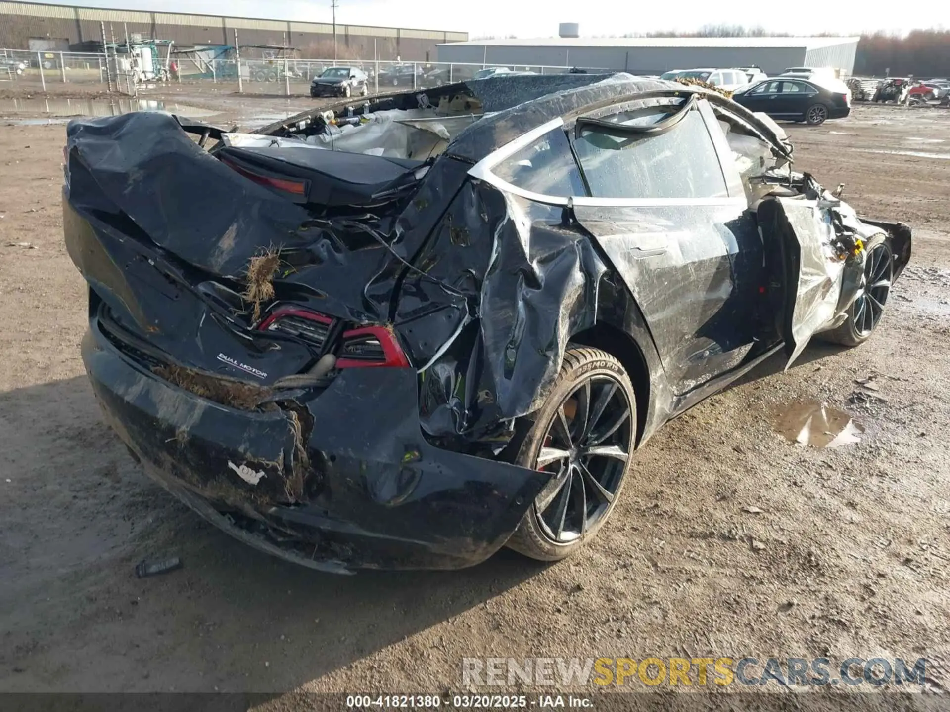 4 fotografías del automóvil dañado 5YJ3E1EBXKF413708 TESLA MODEL 3 2019