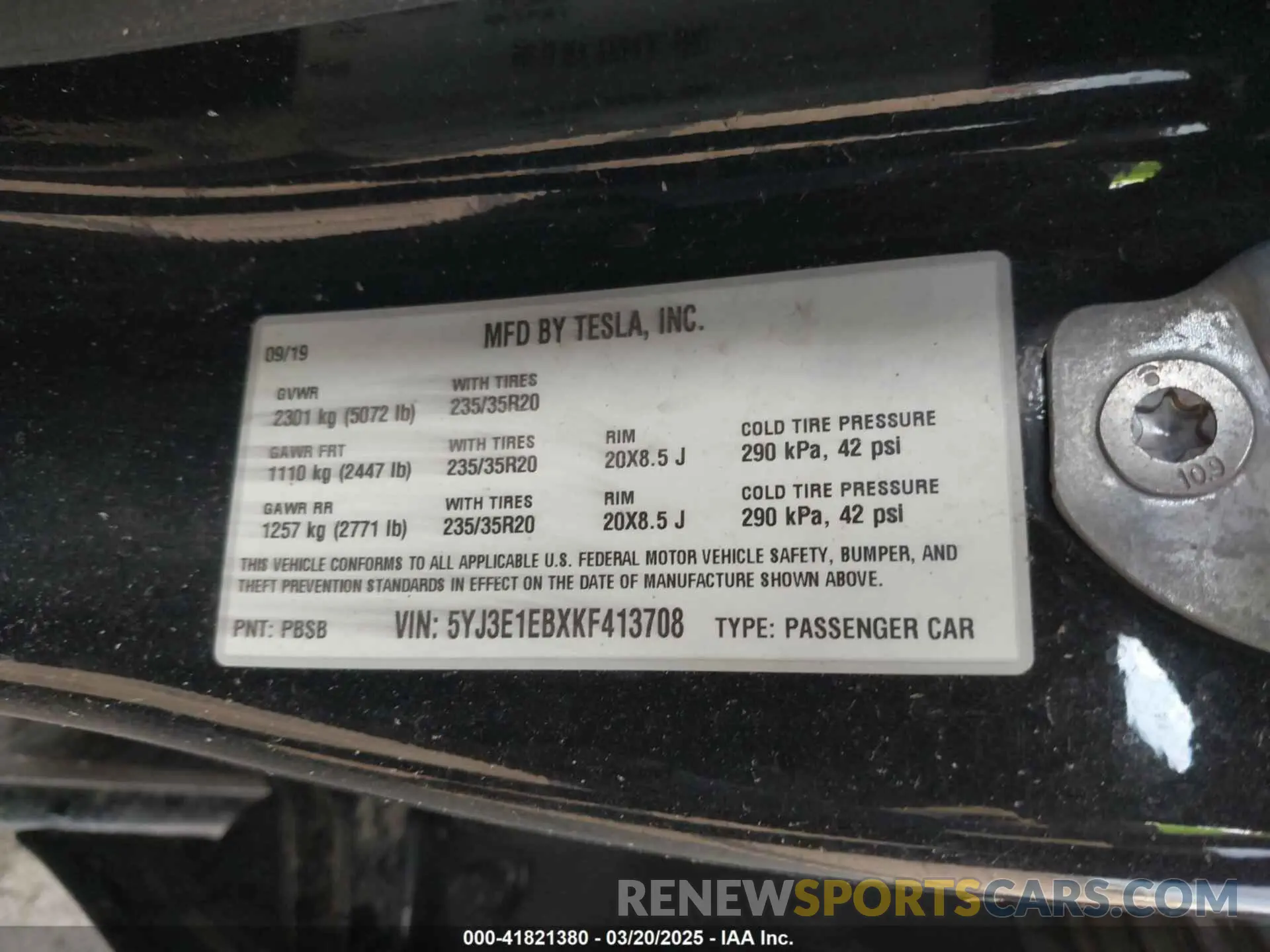 8 fotografías del automóvil dañado 5YJ3E1EBXKF413708 TESLA MODEL 3 2019