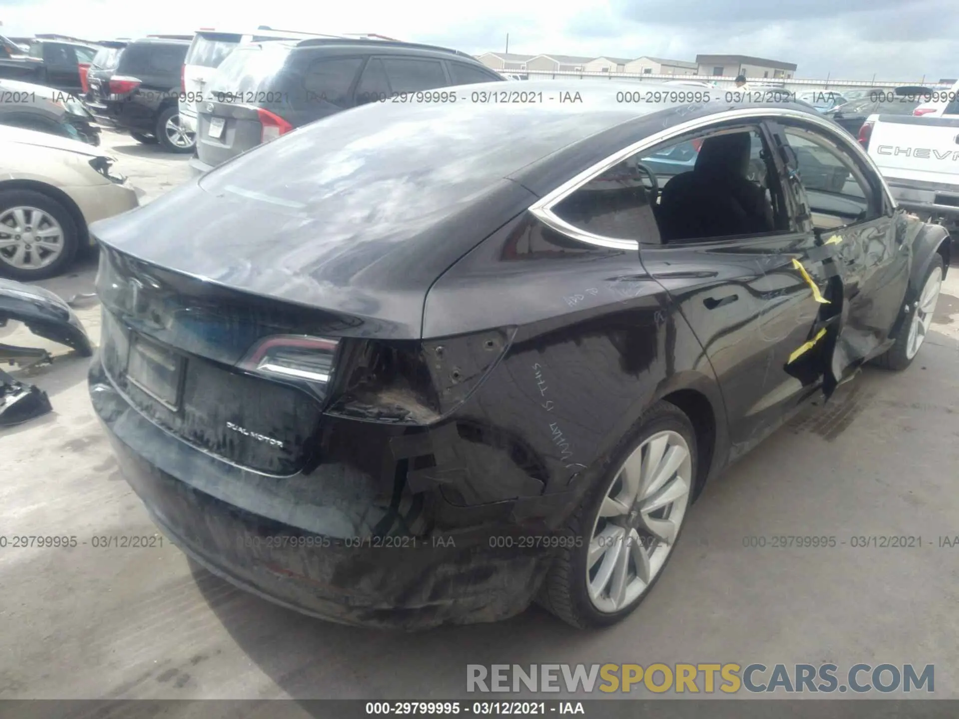 4 fotografías del automóvil dañado 5YJ3E1EBXKF433666 TESLA MODEL 3 2019