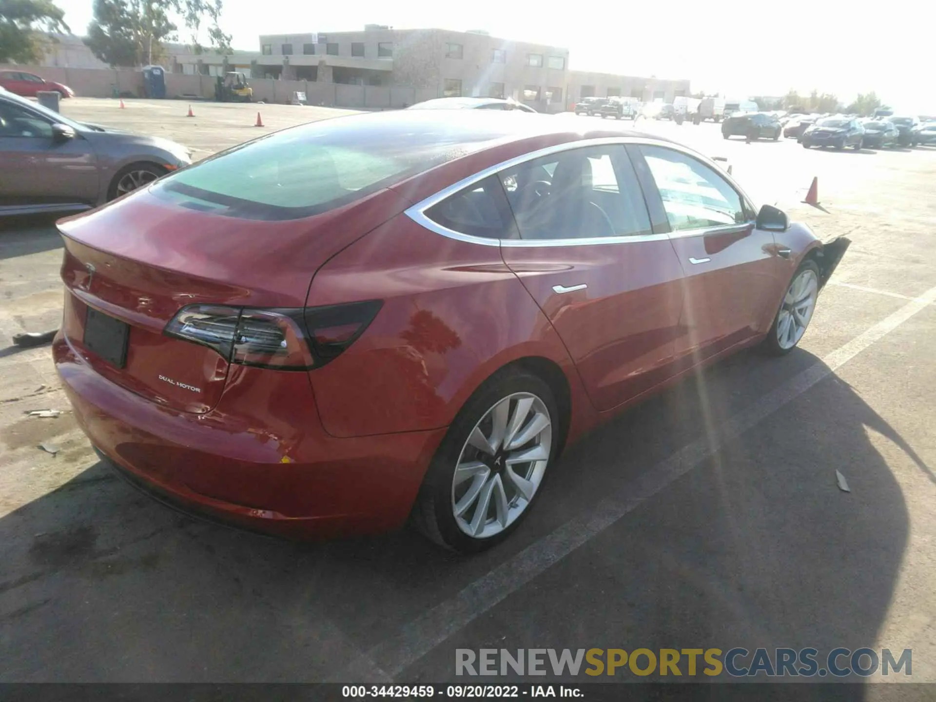 4 fotografías del automóvil dañado 5YJ3E1EBXKF521617 TESLA MODEL 3 2019