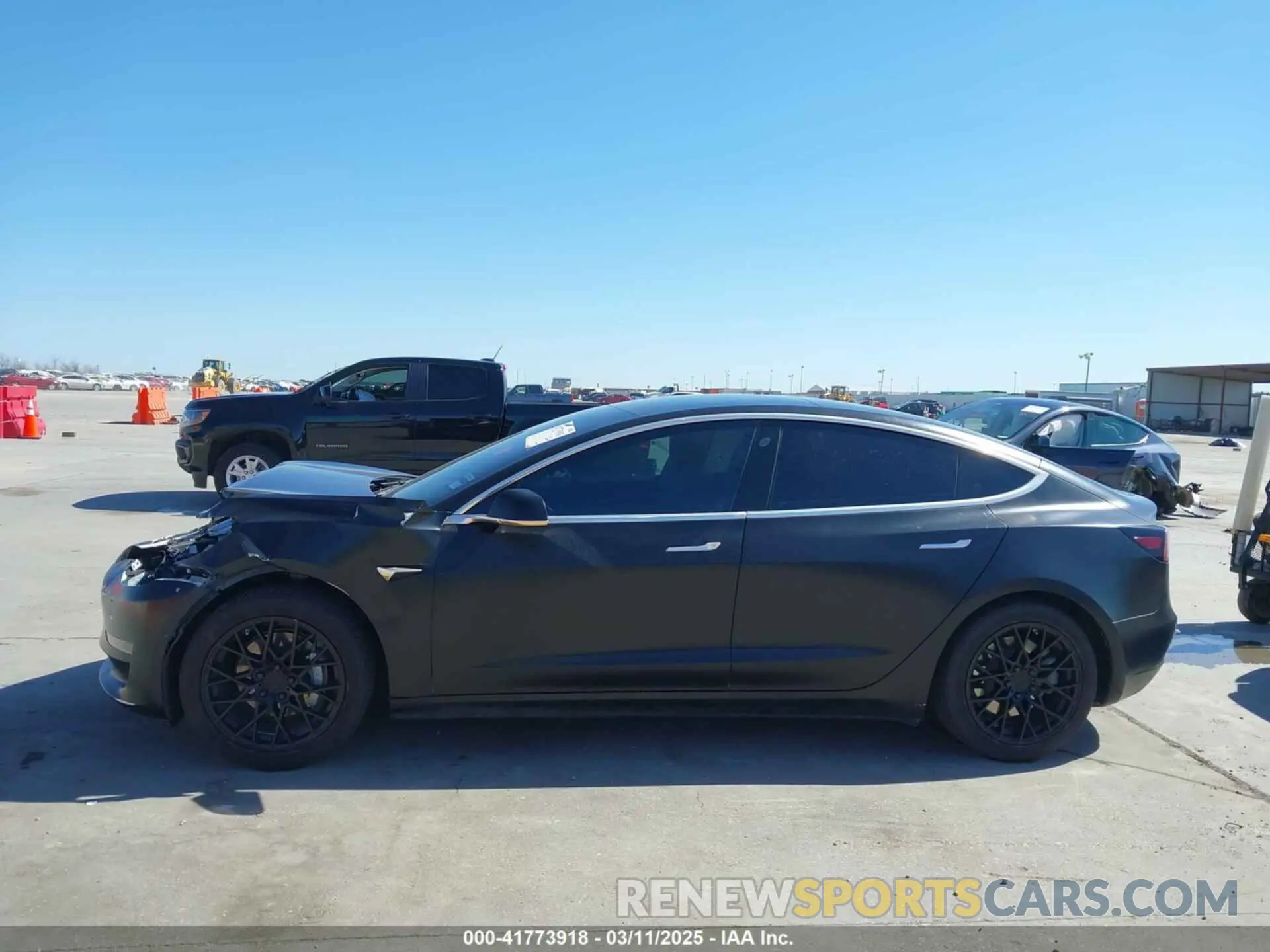 13 fotografías del automóvil dañado 5YJ3E1EA0LF597761 TESLA MODEL 3 2020