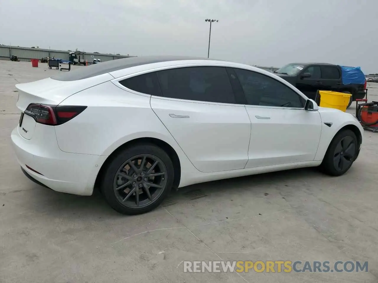 3 fotografías del automóvil dañado 5YJ3E1EA0LF613246 TESLA MODEL 3 2020