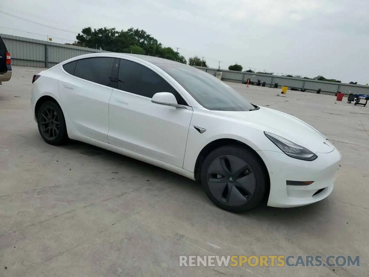 4 fotografías del automóvil dañado 5YJ3E1EA0LF613246 TESLA MODEL 3 2020