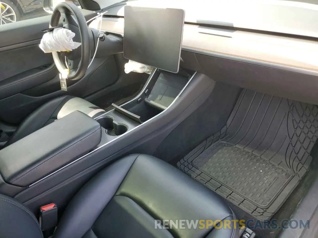 8 fotografías del automóvil dañado 5YJ3E1EA0LF802155 TESLA MODEL 3 2020
