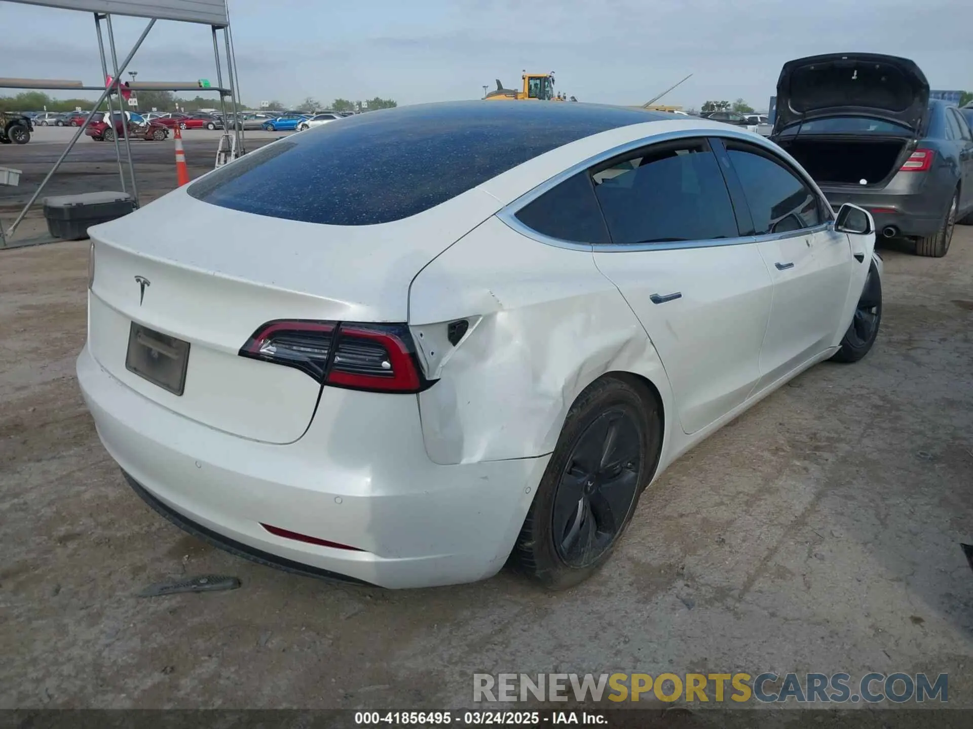 4 fotografías del automóvil dañado 5YJ3E1EA1LF660611 TESLA MODEL 3 2020