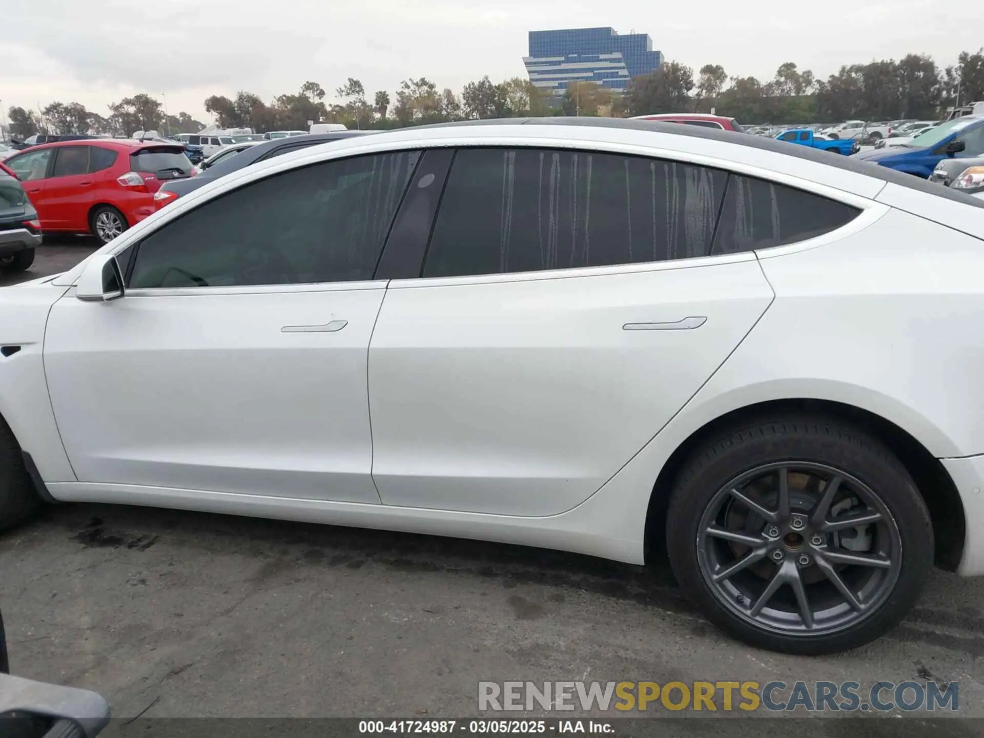 15 fotografías del automóvil dañado 5YJ3E1EA1LF706714 TESLA MODEL 3 2020