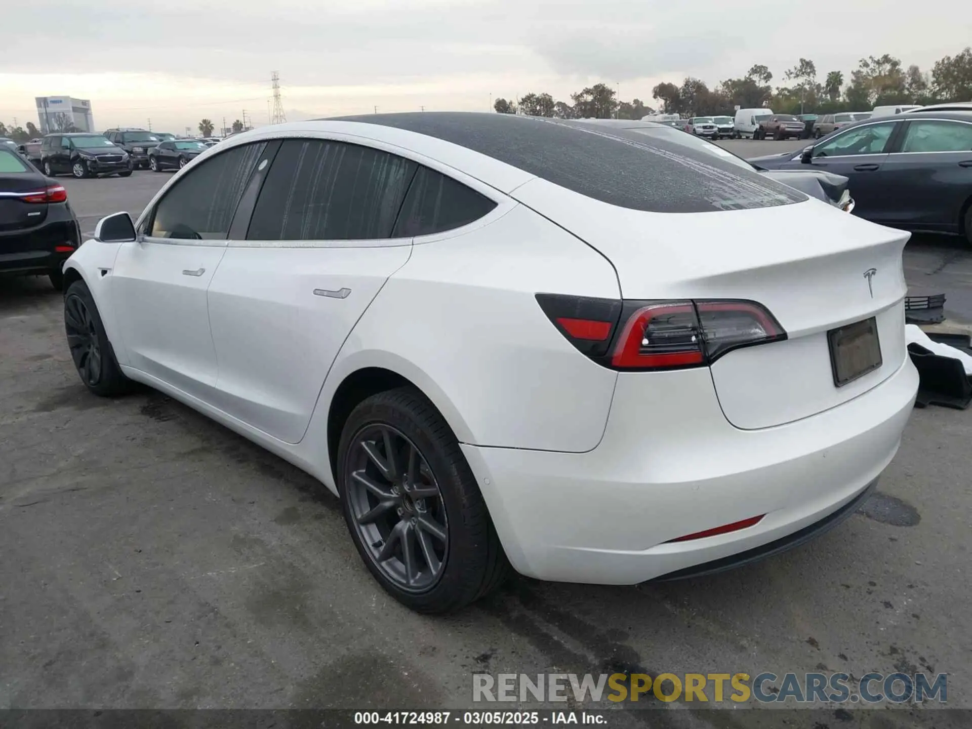 3 fotografías del automóvil dañado 5YJ3E1EA1LF706714 TESLA MODEL 3 2020