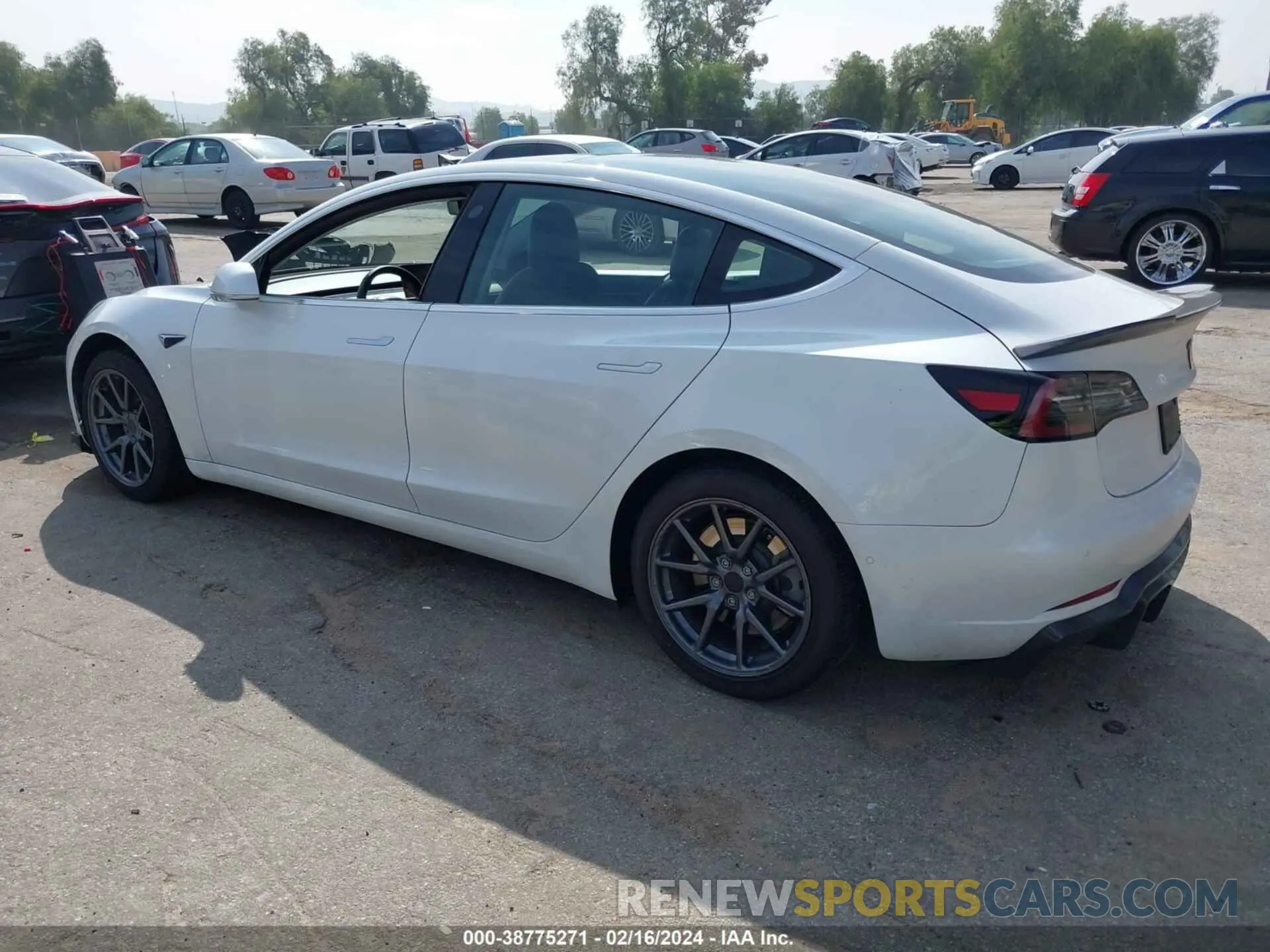 3 fotografías del automóvil dañado 5YJ3E1EA1LF739891 TESLA MODEL 3 2020