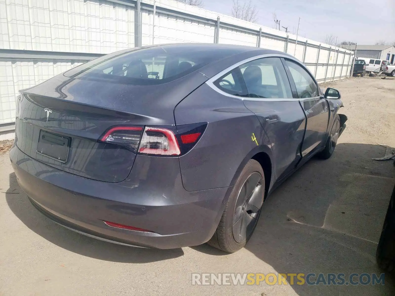 4 fotografías del automóvil dañado 5YJ3E1EA1LF796737 TESLA MODEL 3 2020