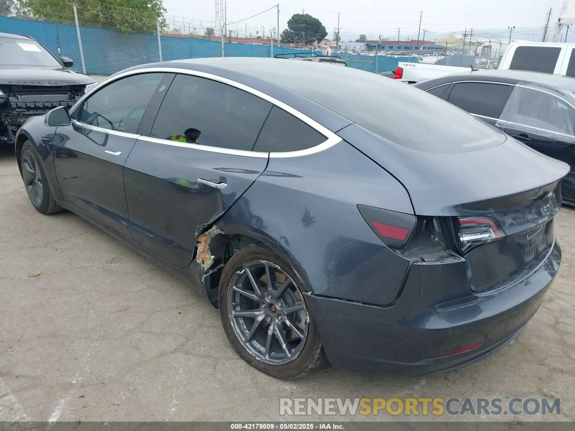 3 fotografías del automóvil dañado 5YJ3E1EA1LF799136 TESLA MODEL 3 2020
