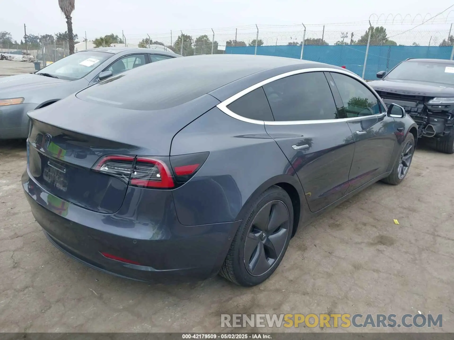 4 fotografías del automóvil dañado 5YJ3E1EA1LF799136 TESLA MODEL 3 2020