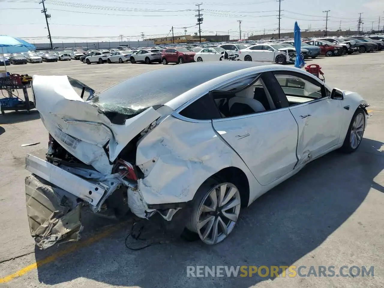 3 fotografías del automóvil dañado 5YJ3E1EA2LF635023 TESLA MODEL 3 2020
