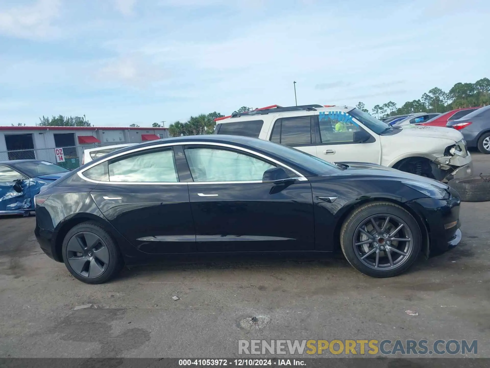 13 fotografías del automóvil dañado 5YJ3E1EA2LF738104 TESLA MODEL 3 2020