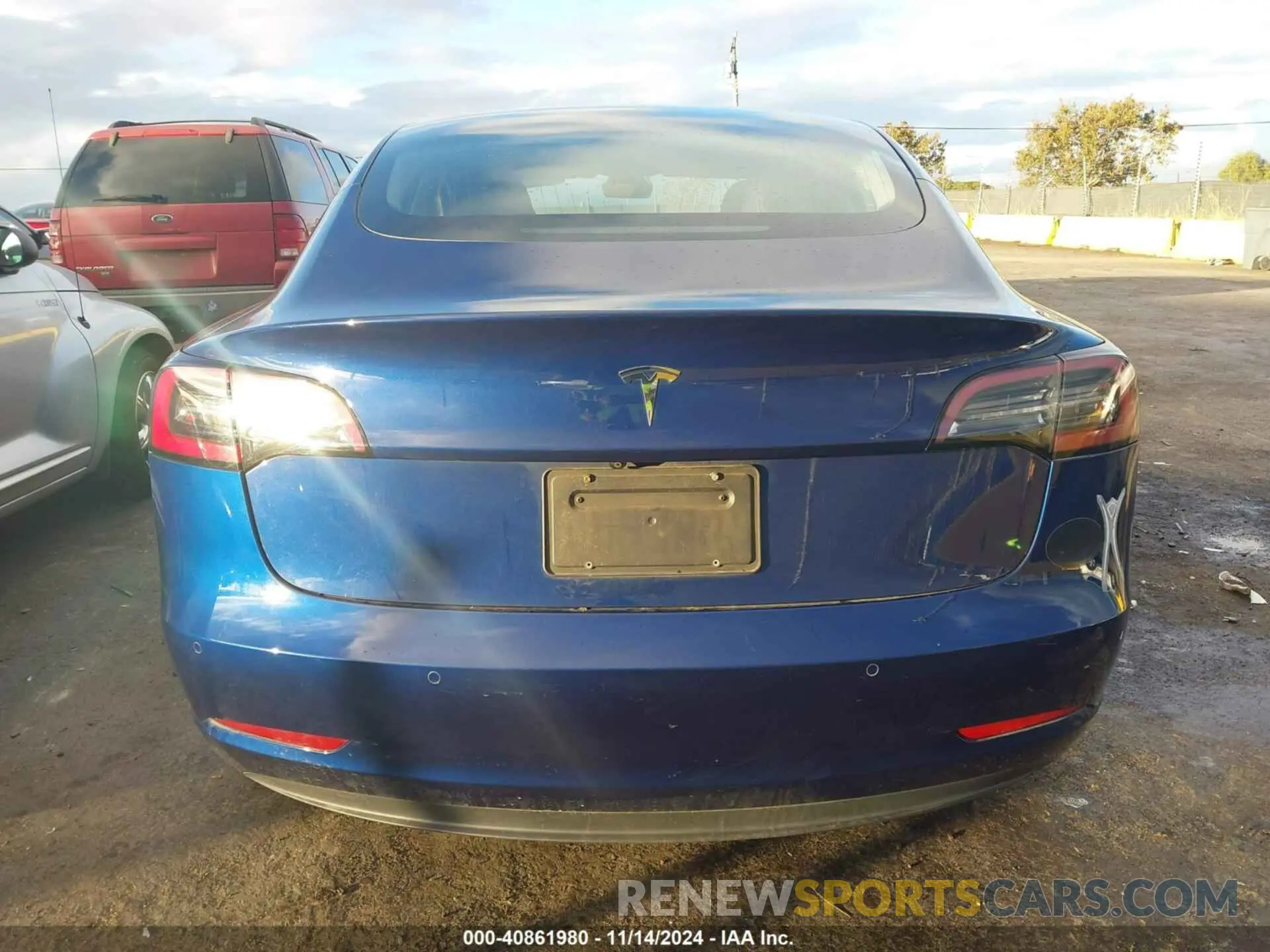 16 fotografías del automóvil dañado 5YJ3E1EA2LF807941 TESLA MODEL 3 2020