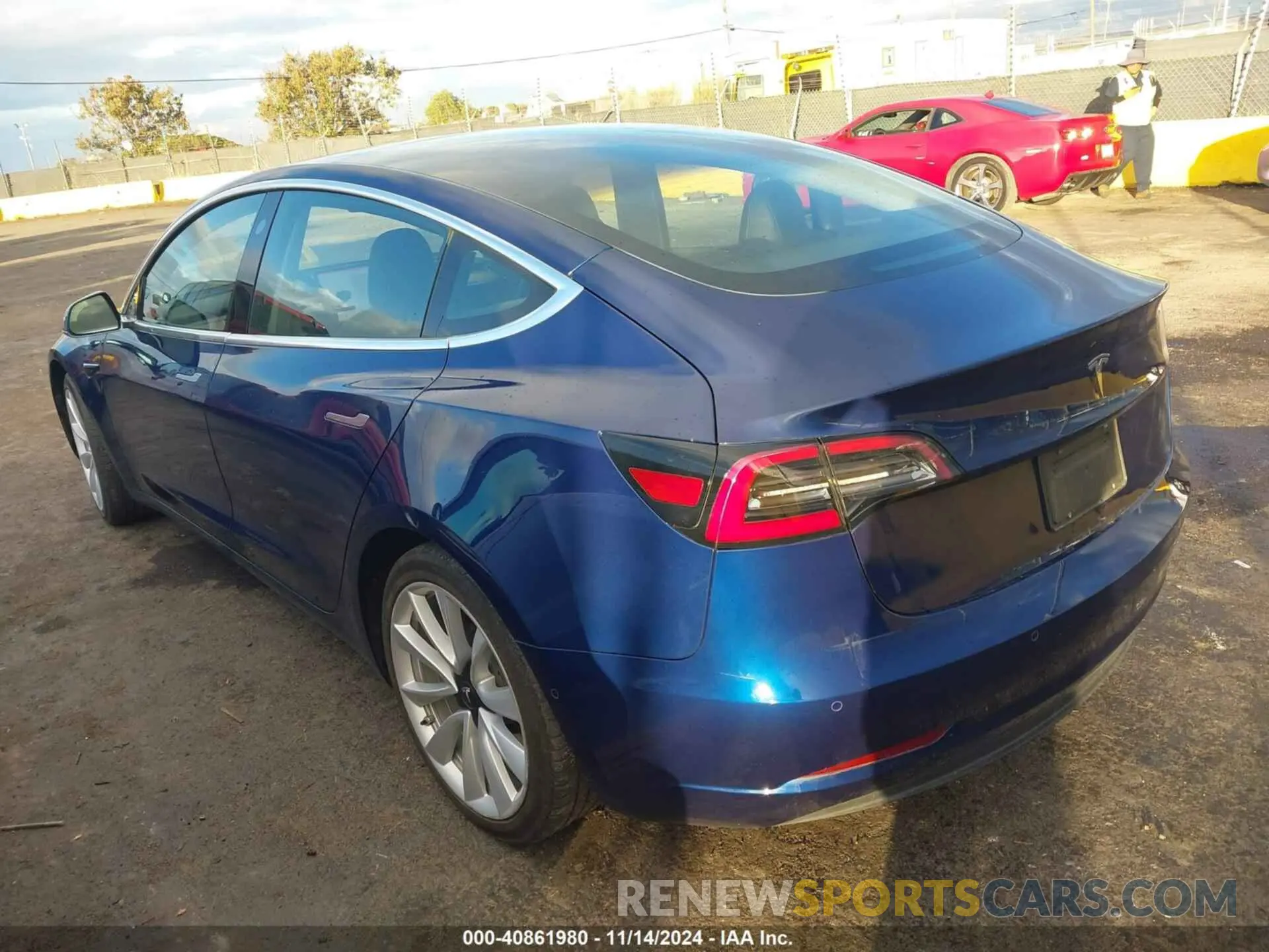 3 fotografías del automóvil dañado 5YJ3E1EA2LF807941 TESLA MODEL 3 2020