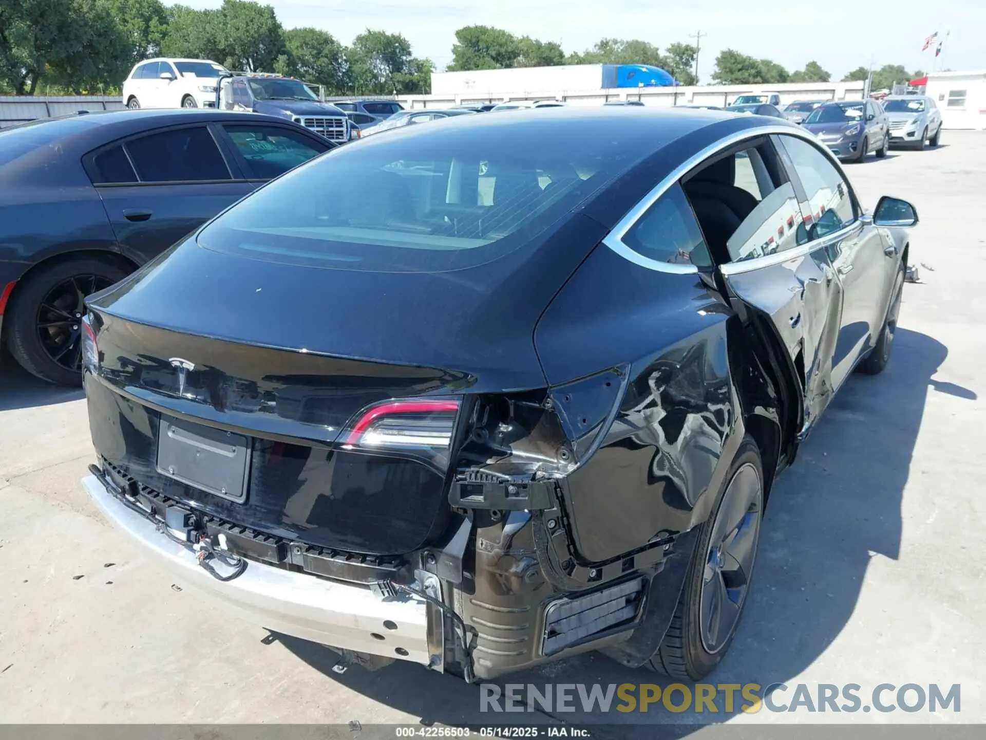 4 fotografías del automóvil dañado 5YJ3E1EA3LF611152 TESLA MODEL 3 2020