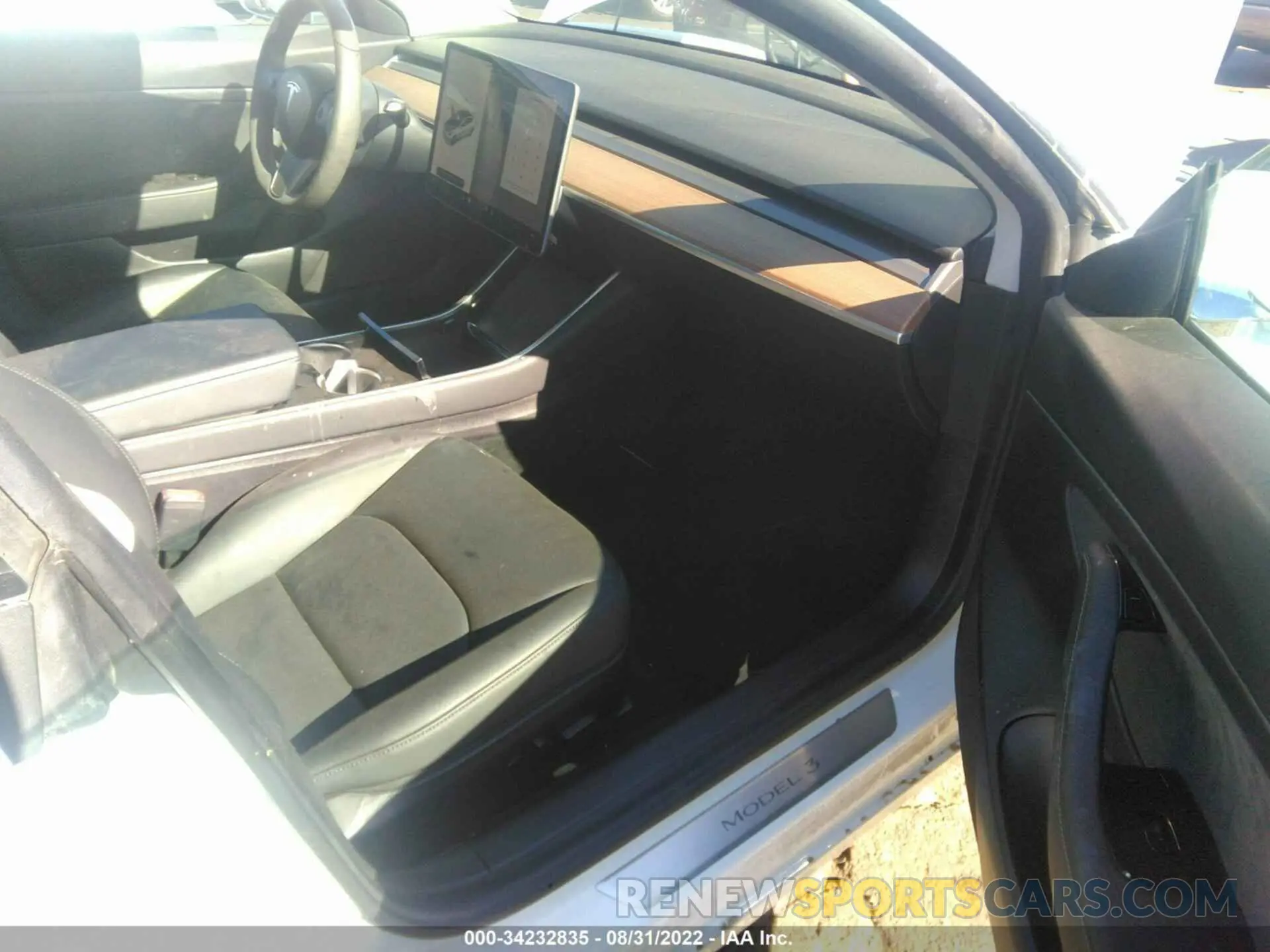 5 fotografías del automóvil dañado 5YJ3E1EA3LF634074 TESLA MODEL 3 2020