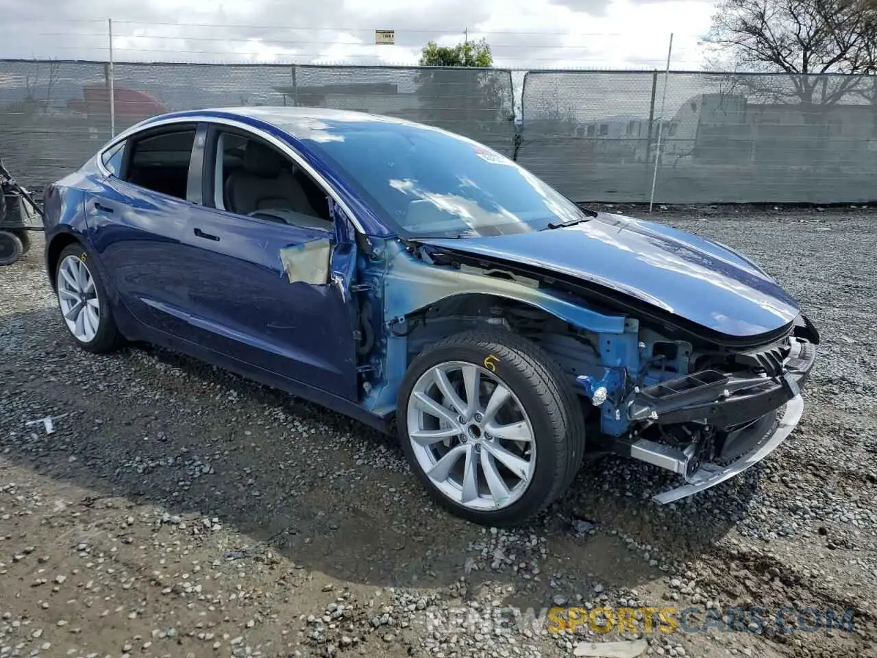 4 fotografías del automóvil dañado 5YJ3E1EA3LF806281 TESLA MODEL 3 2020